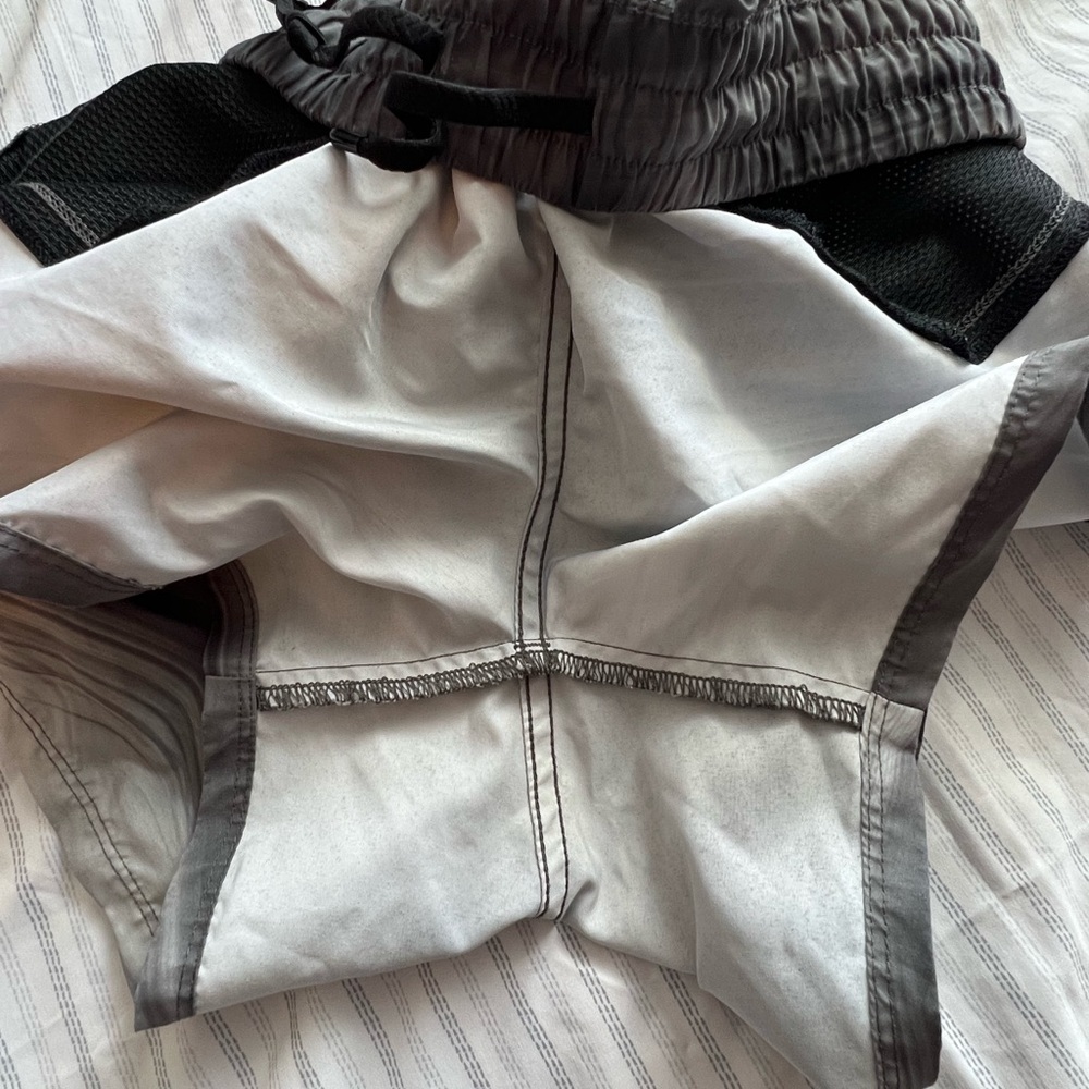 The North Face Athletic Shorts Black and Gray Quick-Dry - Picture 5 of 5